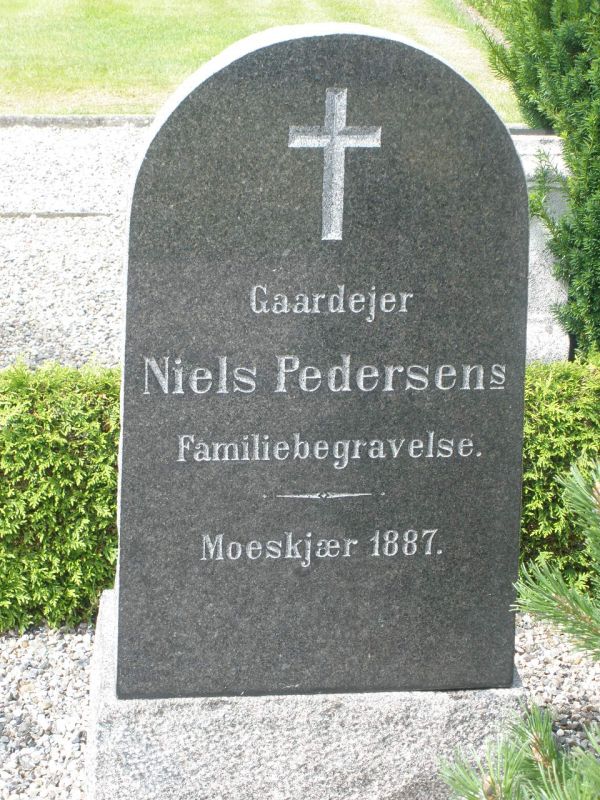 Niels Pedersen's familiegravsted.JPG